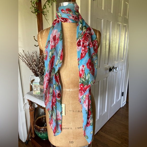 Turquoise and Roses Flowy Scarf 6’ NWT RETRO FABULOUS - Picture 4 of 10
